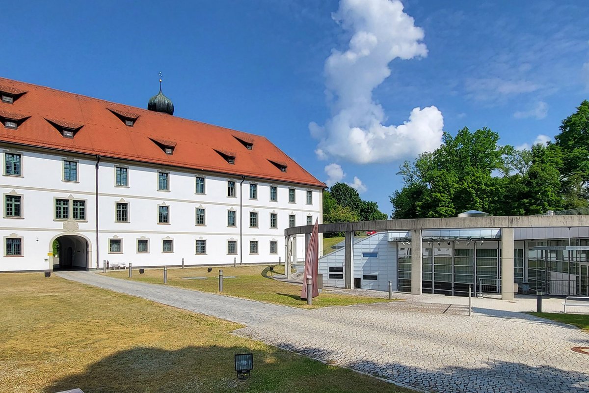 Blick auf zwei Gebäude