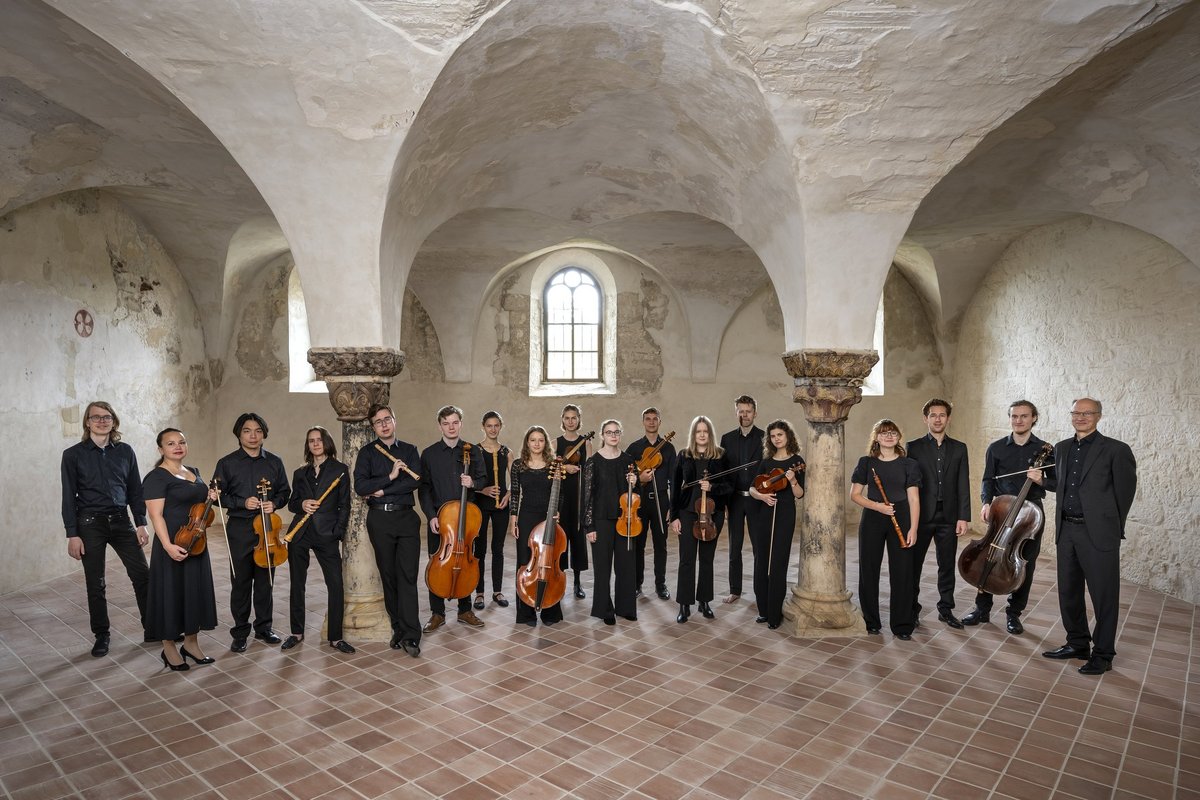Orchester präsentiert sich im Kuppelsaal